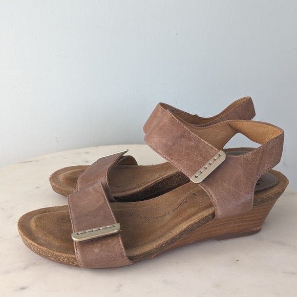 Sofft Verdi Brown/Gray Leather Wedge Sandals - Picture 11 of 13